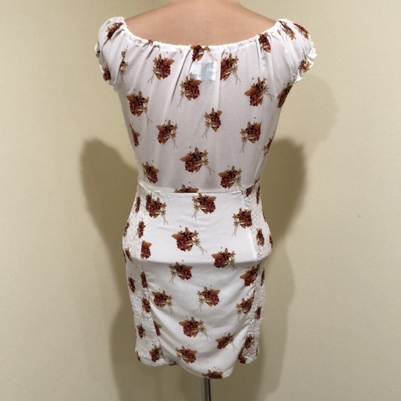 Princess Polly Mini Dress Size 4 White Floral Ruffle Shirred Sides Bodycon - Picture 4 of 8